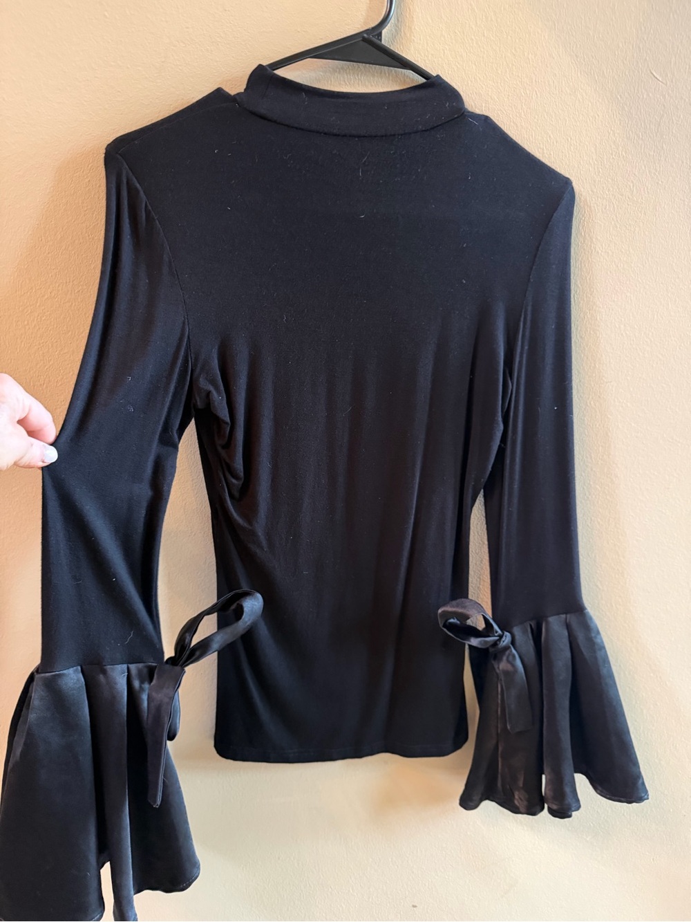 Women's Black Long-Sleeve Tie-Cuff Top